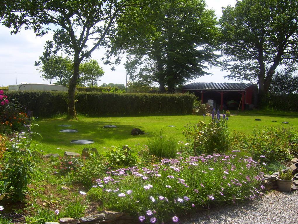 Le Boterff Gites Et Camping Saint-Mayeux Exterior foto
